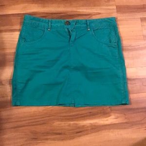 Green athlete skirt size 8
